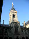 Dans la cour de la Mairie
