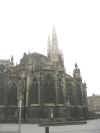La Cathdrale vue de l'extrieur dans la brume