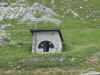 La petite chapelle en haut du col de la Colombire