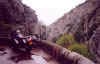 ...Ma compagne se repose dans les Gorges de Galamus