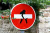C'est lourde une barre de sens interdit....